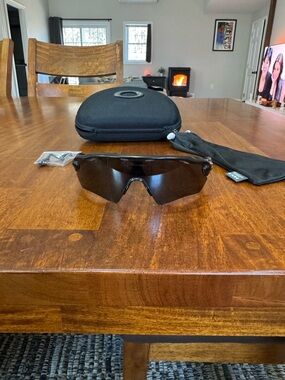Oakley Radar EV Path Sunglasses with Hard Case, soft case and extra nose pad